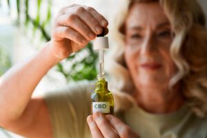 Read more about the article How CBD Can Help Ease Chronic Pain