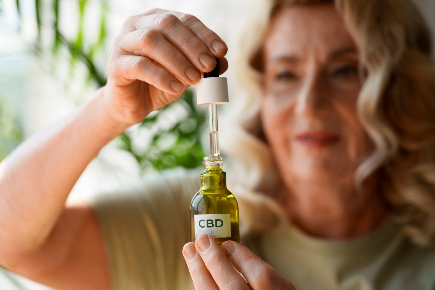 You are currently viewing How CBD Can Help Ease Chronic Pain